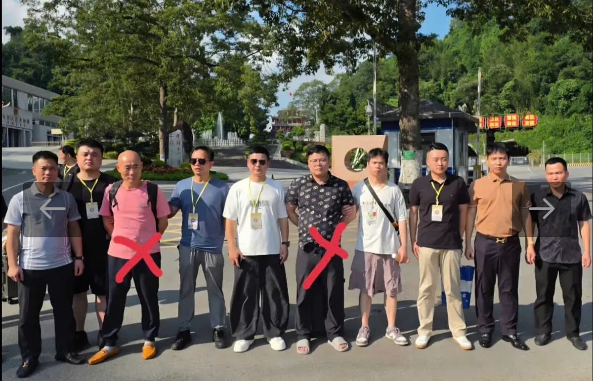 B&agrave;n giao 2 đối tượng truy n&atilde; quốc tế cho C&ocirc;ng an Trung Quốc  - Ảnh 1.