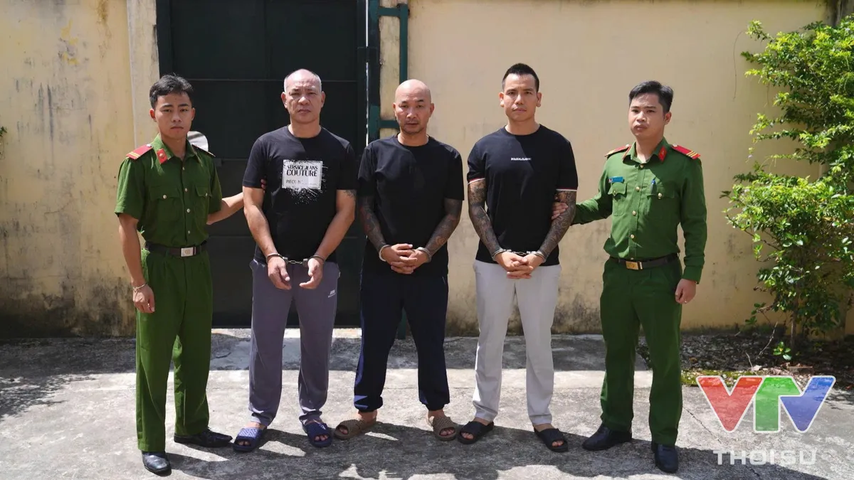 Khởi tố “Dũng trọc Hà Đông” cùng 16 bị can về tội đưa hoặc sử dụng trái phép thông tin mạng- Ảnh 1.