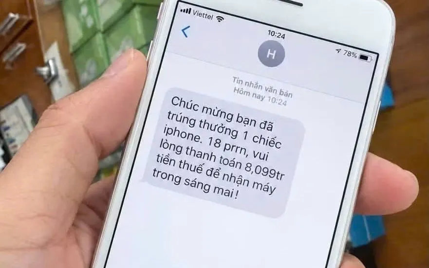 Các đối tượng lợi dụng thông báo trúng thưởng iPhone 18 Pro Max để dụ người dùng truy cập đường link giả mạo, đánh cắp thông tin cá nhân và chiếm đoạt tài sản. (Ảnh: Cổng Thông tin điện tử tỉnh Tuyên Quang)