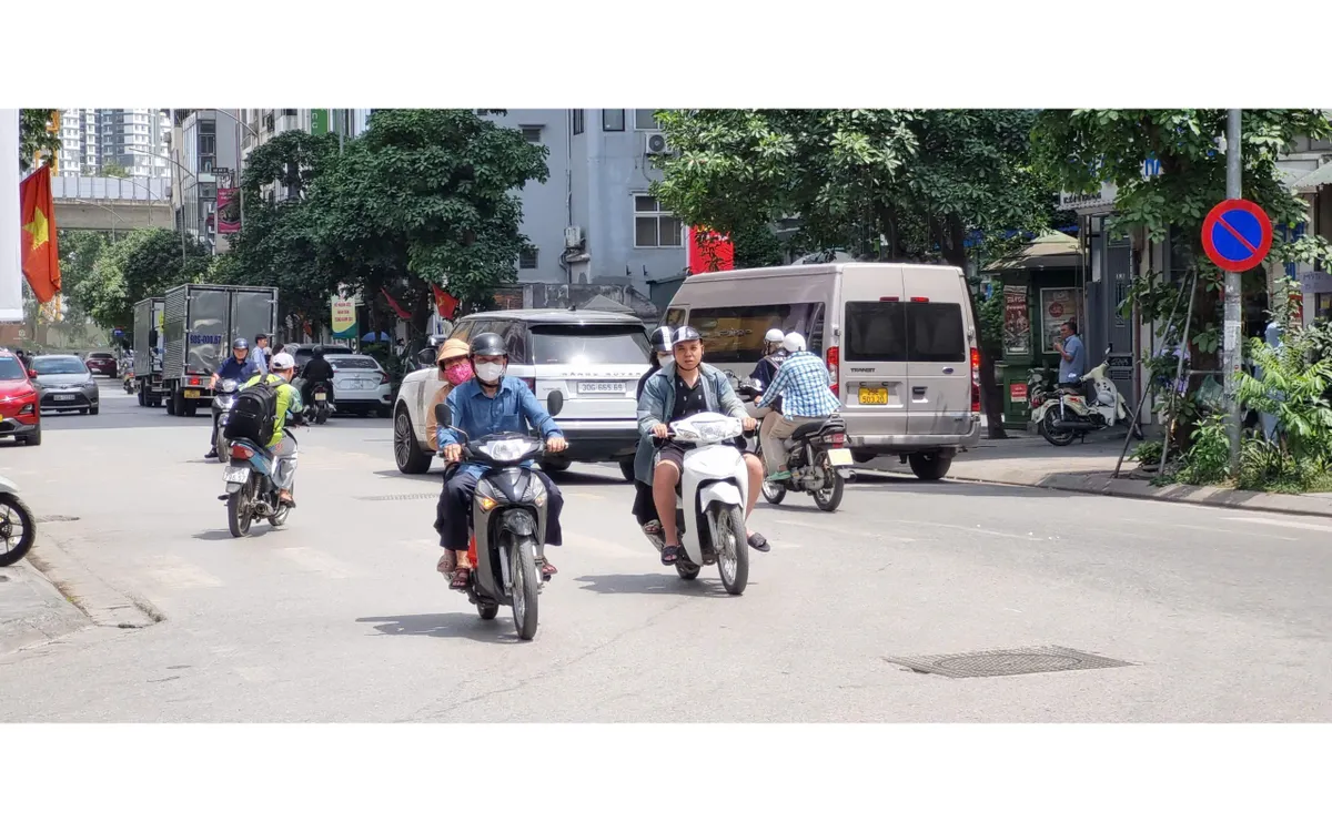 Thành phố Hà Nội ngày nắng nóng, chiều tối và đêm có mưa rào và dông vài nơi. (Ảnh minh họa: VTV Times)