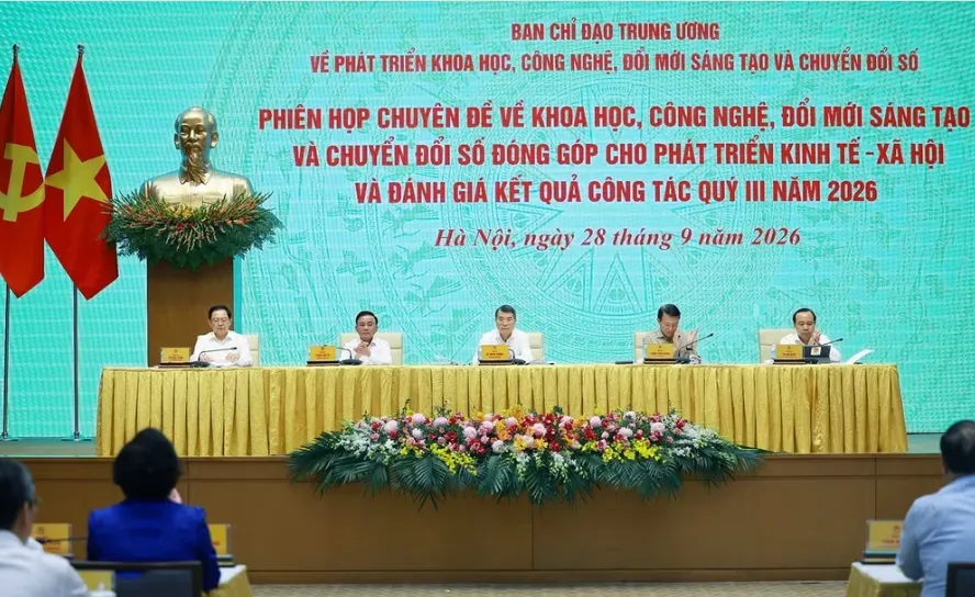 Thủ tướng chủ tr&igrave; phi&ecirc;n họp chuy&ecirc;n đề về khoa học, c&ocirc;ng nghệ, đổi mới s&aacute;ng tạo v&agrave; chuyển đổi số - Ảnh 2.