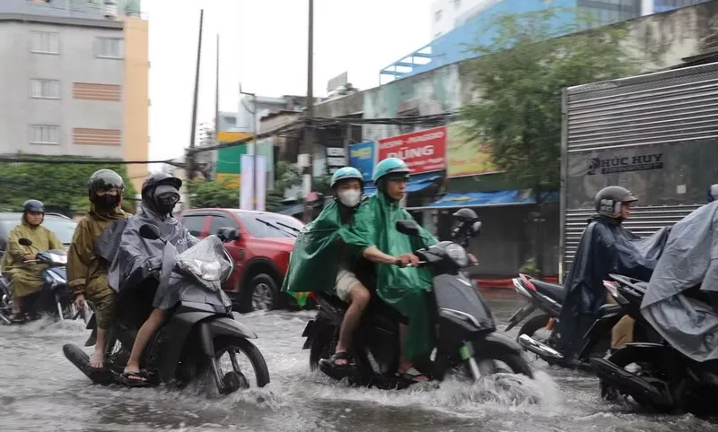 Triều cường ở Nam Bộ sắp đạt đỉnh, nhiều nơi đề ph&ograve;ng ngập s&acirc;u, sạt lở - Ảnh 1.