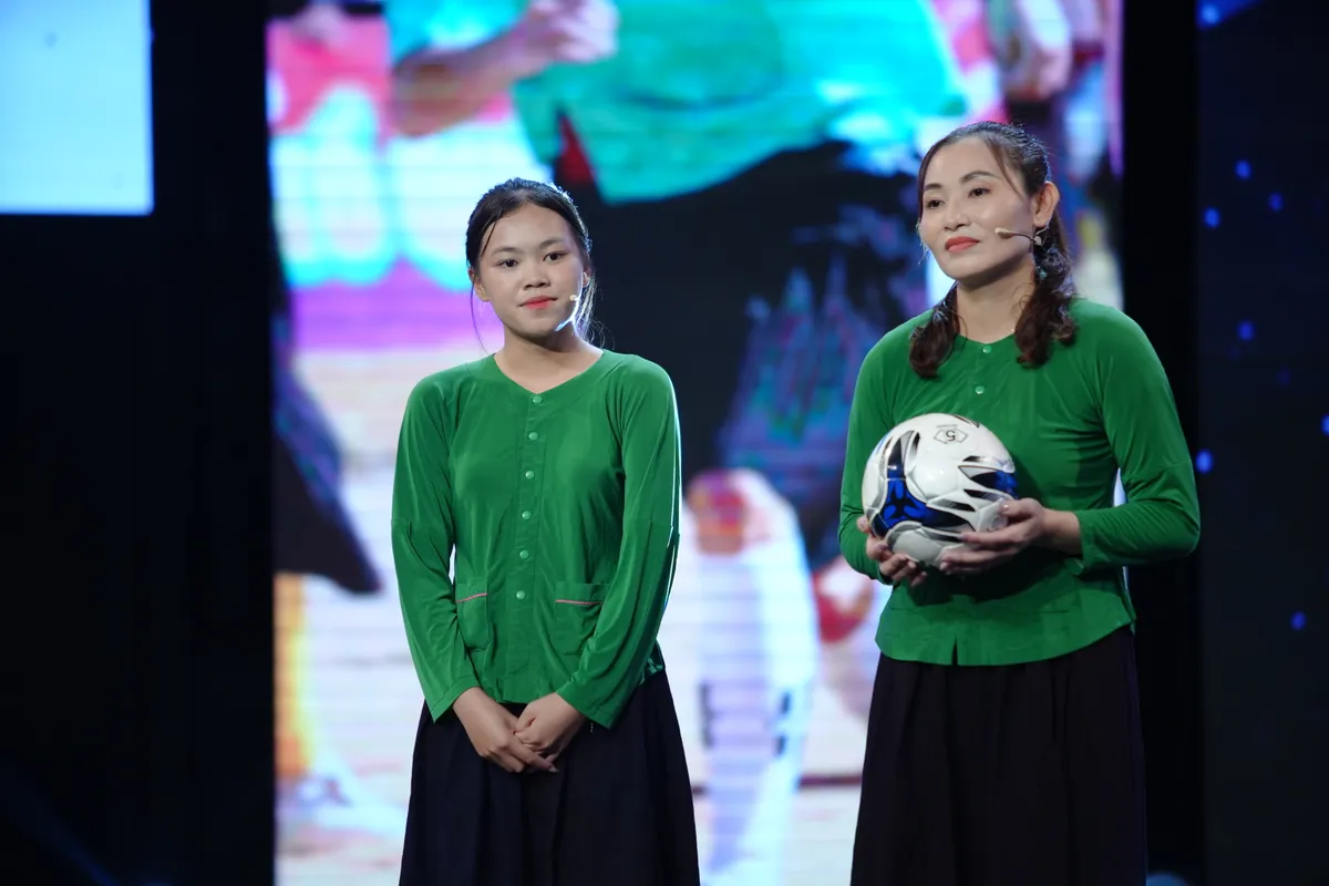 Cất c&aacute;nh: H&agrave;nh tr&igrave;nh vượt kh&oacute; đến ng&ocirc;i vương của những "đ&oacute;a hoa đại ng&agrave;n" Lục Y&ecirc;n - Ảnh 5.