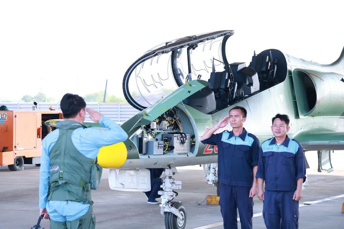 Trường Sĩ quan Không quân tổ chức diễn tập bắn, ném bom đạn thật năm 2026 - Ảnh 3.