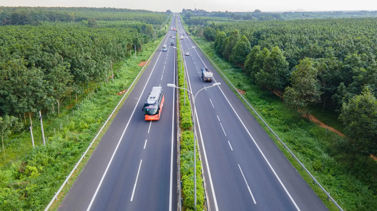Quyết tâm hoàn thành 5.000km đường bộ cao tốc vào năm 2030 - Ảnh 3.