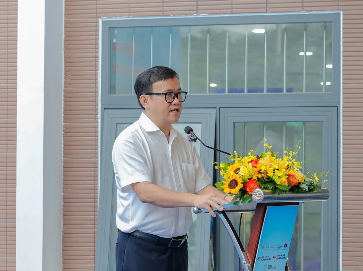 Long Ch&acirc;u c&ugrave;ng ng&agrave;nh Y tế TP Hồ Ch&iacute; Minh nối d&agrave;i chương tr&igrave;nh &ldquo;H&agrave;nh tr&igrave;nh sức khỏe&rdquo; tại C&ocirc;n Đảo - Ảnh 2.
