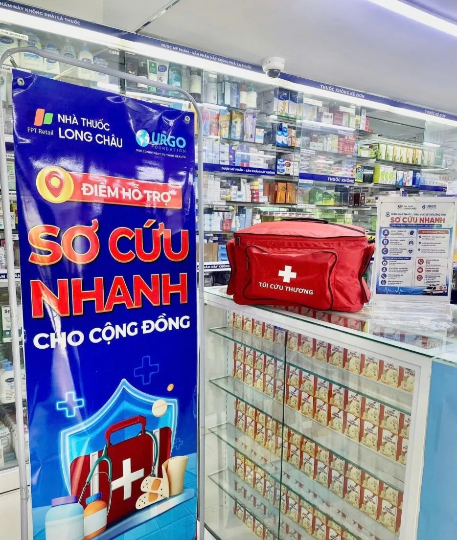 Long Châu cùng Hội Chữ thập đỏ TP Hồ Chí Minh hoàn tất đào tạo sơ cấp cứu cho hơn 1.000 dược sĩ: Thêm điểm tựa an tâm cho người dân trong mùa mưa - Ảnh 5.
