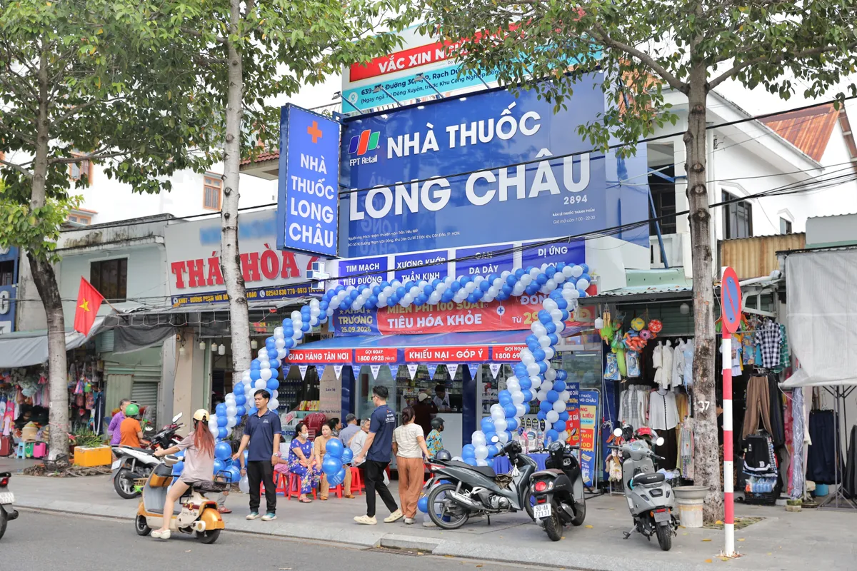 Long Ch&acirc;u c&ugrave;ng ng&agrave;nh Y tế TP Hồ Ch&iacute; Minh nối d&agrave;i chương tr&igrave;nh &ldquo;H&agrave;nh tr&igrave;nh sức khỏe&rdquo; tại C&ocirc;n Đảo - Ảnh 6.
