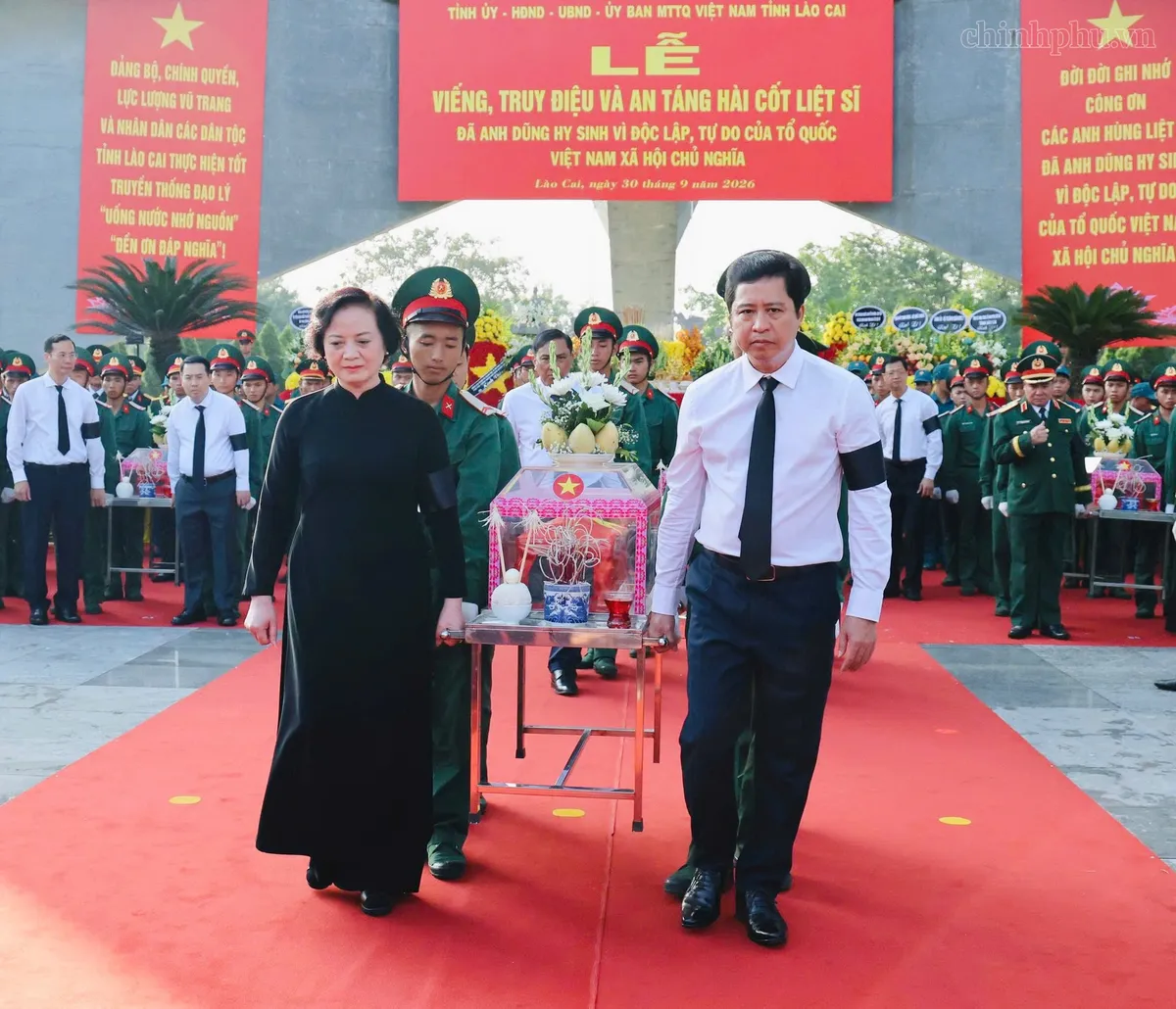 Phó Thủ tướng Phạm Thị Thanh Trà dự Lễ truy điệu, an táng hài cốt liệt sĩ tại Lào Cai - Ảnh 2.