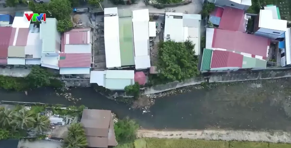Khơi thông dòng sông trong lòng phố, góp phần giảm ngập lụt ở Nha Trang - Ảnh 2.