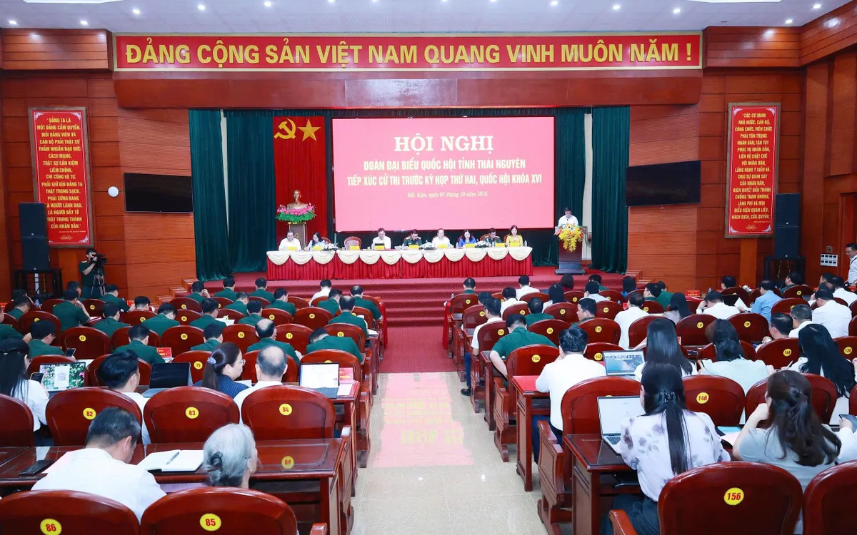 Đại tướng Phan Văn Giang tiếp x&uacute;c cử tri tỉnh Th&aacute;i Nguy&ecirc;n trước Kỳ họp thứ Hai, Quốc hội kh&oacute;a XVI - Ảnh 1.