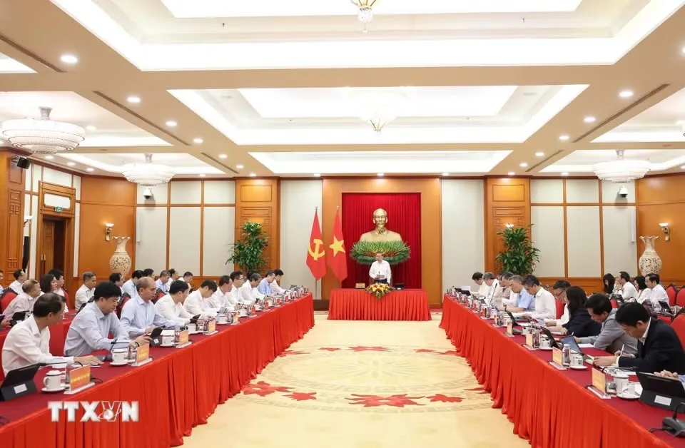 Tổng B&iacute; thư, Chủ tịch nước l&agrave;m việc với Ban Ch&iacute;nh s&aacute;ch, chiến lược Trung ương - Ảnh 1.