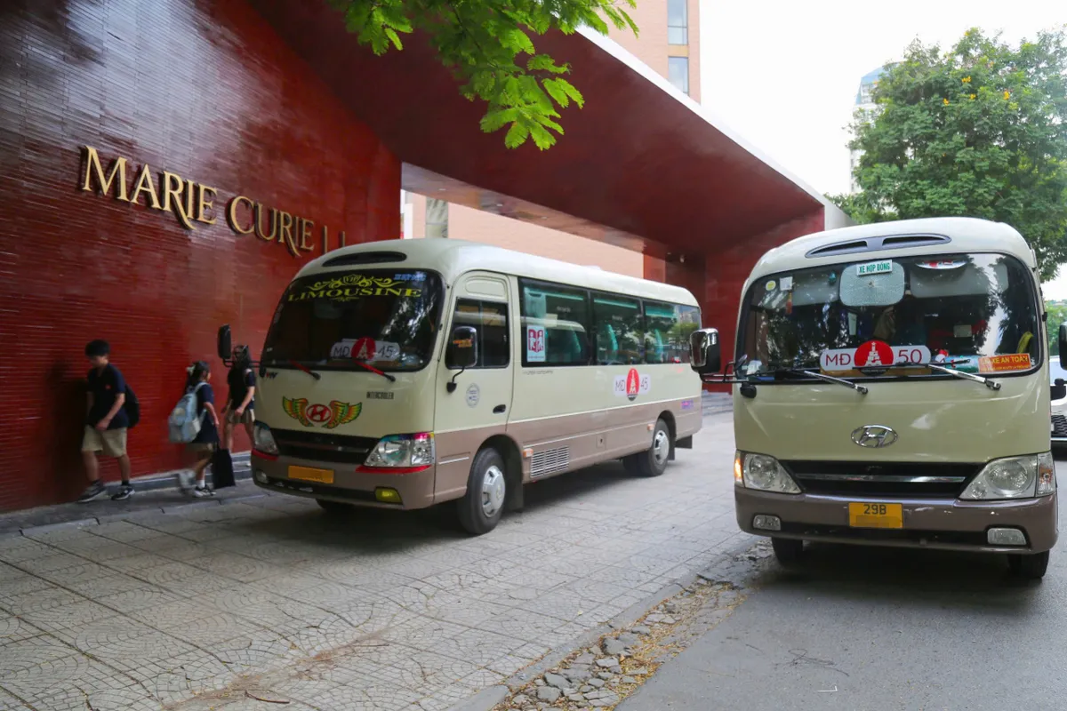Hà Nội: Đồng loạt kiểm soát xe đưa đón học sinh, chấn chỉnh nhiều vi phạm - Ảnh 10.
