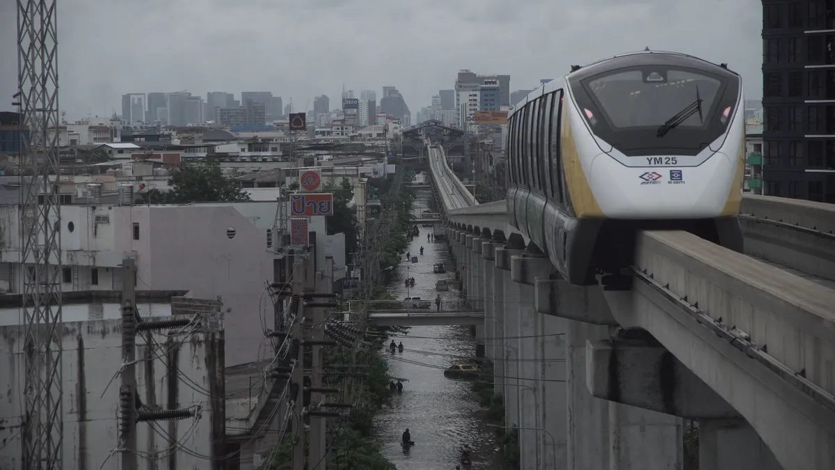 Nh&igrave;n lại trận lụt lịch sử l&agrave;m đảo lộn Bangkok- Ảnh 3.
