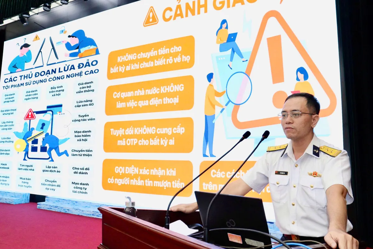 Học viện Hải qu&acirc;n đẩy mạnh chuyển đổi số v&agrave; b&igrave;nh d&acirc;n học vụ số cho học vi&ecirc;n cấp ph&acirc;n đội - Ảnh 1.