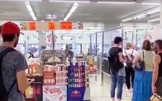 Giá nhiên liệu, khí đốt và thực phẩm là những yếu tố chính đẩy lạm phát đi lên. Ảnh: VTV