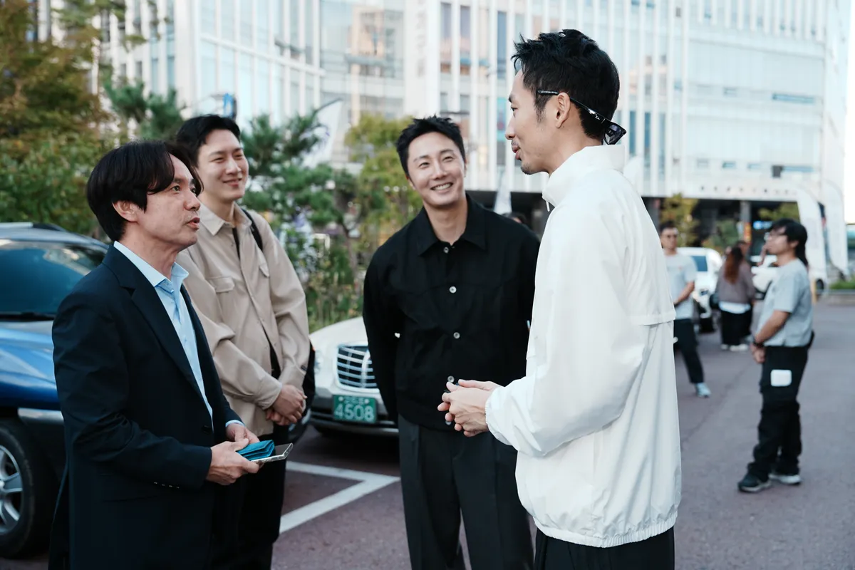 Tuấn Trần sang H&agrave;n đ&oacute;ng phim, t&aacute;i hợp Jung Il Woo - Ảnh 1.