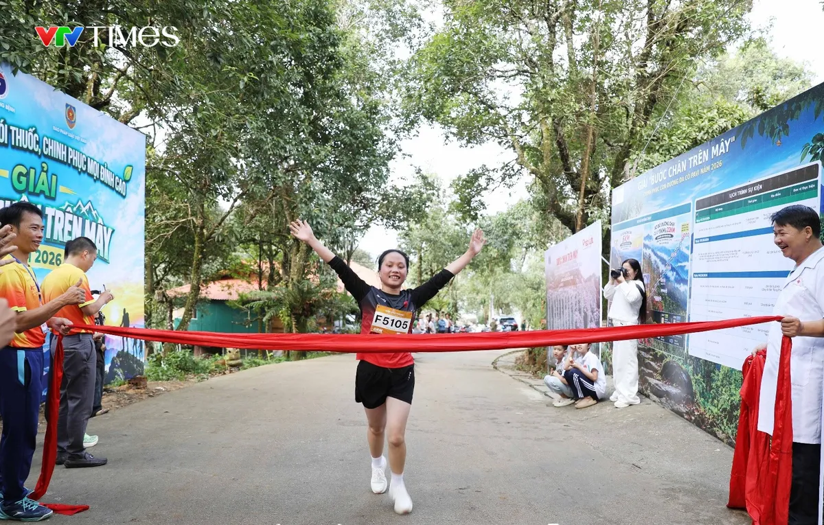 Lai Ch&acirc;u: Bước ch&acirc;n tr&ecirc;n m&acirc;y, đ&aacute;nh thức cung đường đ&aacute; cổ PaVi - Ảnh 6.