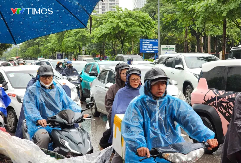 Không khí lạnh gây mưa ở Bắc Bộ và Trung Bộ, có nơi 14 độ C- Ảnh 1.
