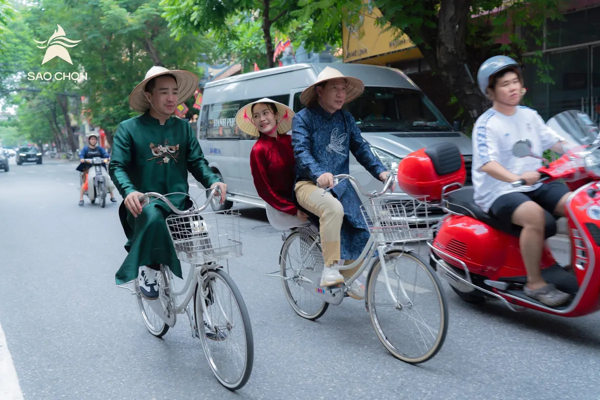 Sao chọn: Quang Thắng, Đỗ Duy Nam trổ tài gói nem cua bể chuẩn “vuông - chặt - đều” - Ảnh 4.