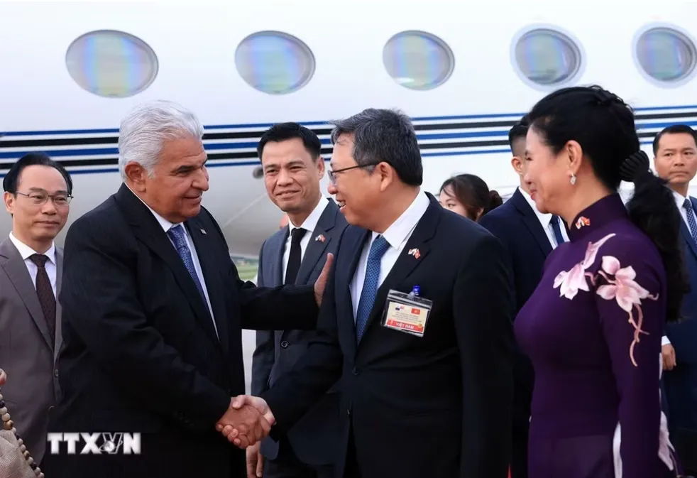Tổng thống Cộng hòa Panama José Raúl Mulino và Phu nhân bắt đầu thăm Việt Nam- Ảnh 2.