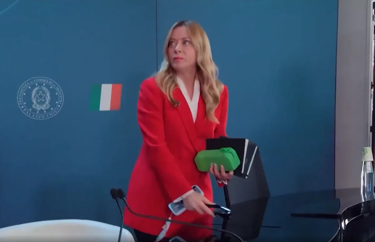 Thủ tướng Italy đăng ký bảo hộ giọng nói- Ảnh 1.
