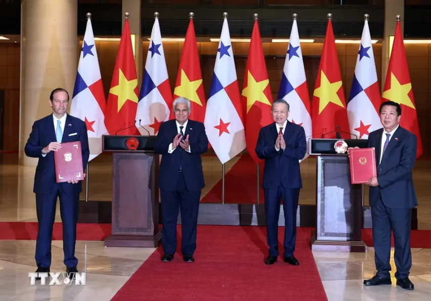 Tổng Bí thư, Chủ tịch nước Tô Lâm và Tổng thống Panama chứng kiến Lễ trao các văn kiện hợp tác - Ảnh 3.