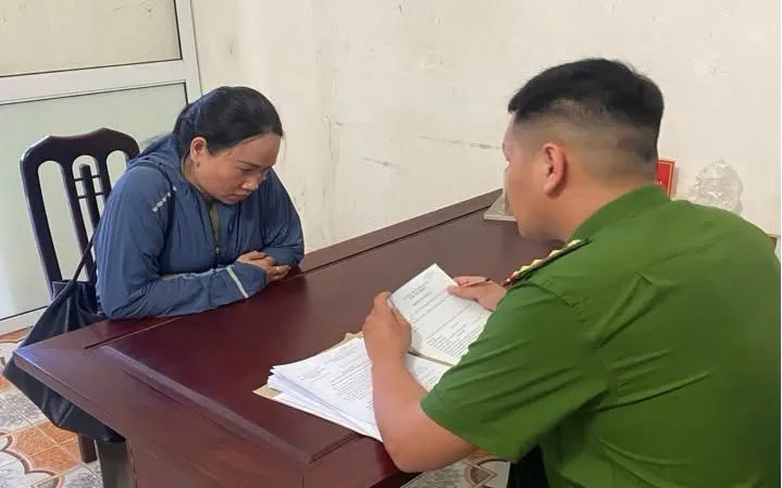 Đỗ Thị Hiền tại cơ quan công an. Ảnh: Công an tỉnh Hưng Yên.