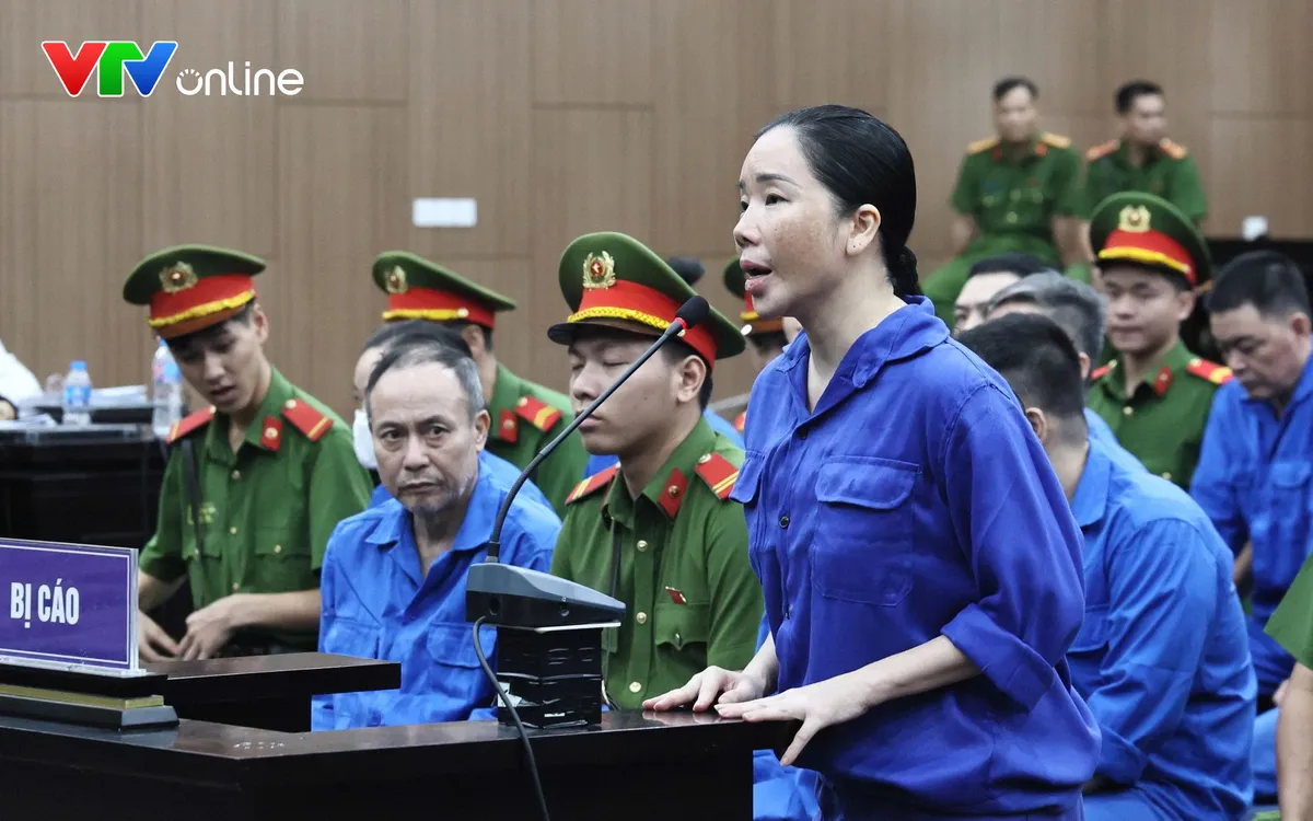 Bị cáo Nguyễn Thị Mai Anh tại toà. (ảnh: Lô Giang)