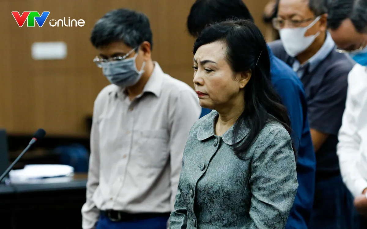 Cựu Bộ trưởng Bộ Y tế Nguyễn Thị Kim Tiến tại phiên toà sơ thẩm tháng 5/2026. (ảnh: Lô Giang)