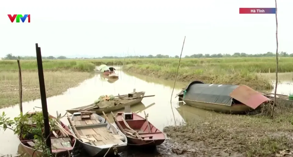 Nhà chống lũ giúp xóm vạn chài sông Lam yên tâm mùa mưa bão - Ảnh 2.