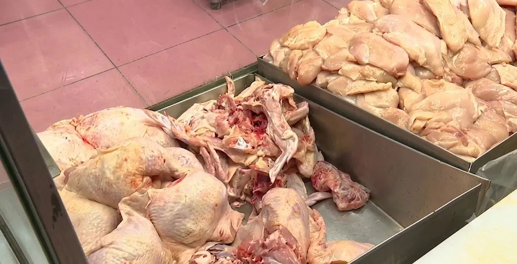 Argentina lần đầu tiên tiêu thụ thịt gà vượt thịt bò- Ảnh 1.