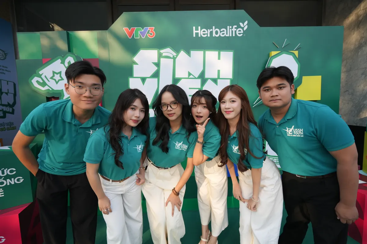 B&agrave; T&ocirc;n Nữ Thị Ninh: Th&agrave;nh c&ocirc;ng của Sinh vi&ecirc;n thế hệ mới phải mang t&iacute;nh bền vững v&agrave; đem lại hạnh ph&uacute;c thực sự - Ảnh 5.