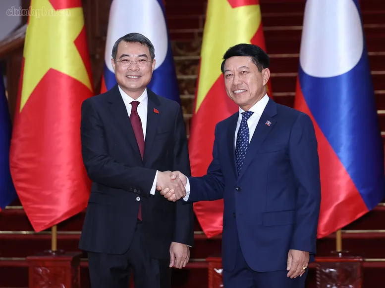 Thủ tướng Lào Saleumxay Kommasith chủ trì lễ đón chính thức Thủ tướng Lê Minh Hưng - Ảnh 5.