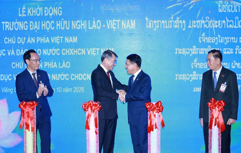 Hai Thủ tướng dự lễ khởi động xây dựng Trường Đại học Hữu nghị Lào - Việt Nam - Ảnh 2.