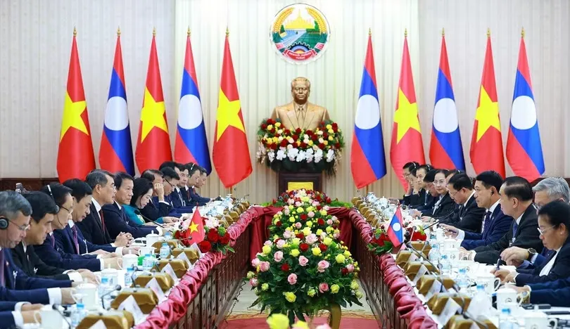 Thủ tướng: Quan hệ Việt Nam - Lào là ưu tiên cao nhất trong chính sách đối ngoại - Ảnh 2.