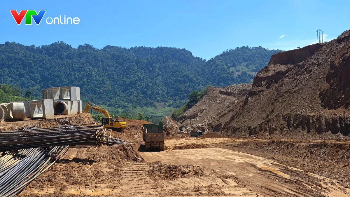 Đẩy nhanh thủ tục dự &aacute;n cao tốc Mộc Ch&acirc;u - Sơn La - Điện Bi&ecirc;n - Ảnh 2.