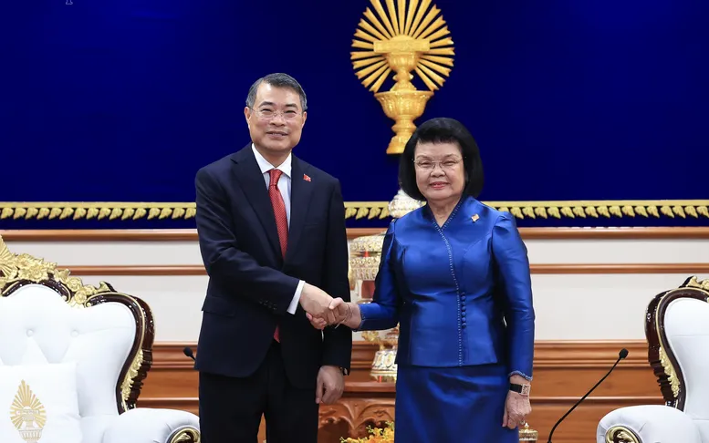 Thủ tướng Chính phủ Lê Minh Hưng hội kiến Chủ tịch Quốc hội Campuchia Khuon Sudary - Ảnh: chinhphu.vn/Nhật Bắc