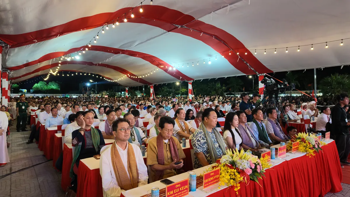 Khai mạc Lễ hội Gốm Chăm B&agrave;u Tr&uacute;c lần đầu ti&ecirc;n: Sức sống mới của di sản UNESCO  - Ảnh 1.