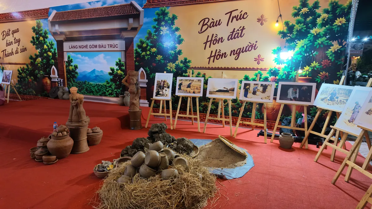 Khai mạc Lễ hội Gốm Chăm B&agrave;u Tr&uacute;c lần đầu ti&ecirc;n: Sức sống mới của di sản UNESCO  - Ảnh 10.