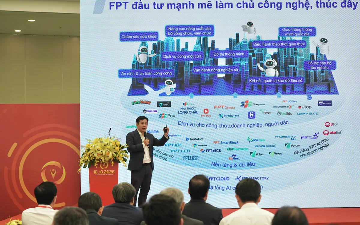 Ông Lê Hồng Việt, Tập đoàn FPT, trình bày tham luận tại Lễ kỷ niệm hưởng ứng Ngày Chuyển đổi số quốc gia năm 2026. Ảnh: Lưu Quý.