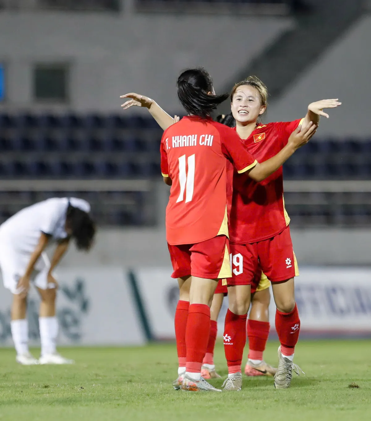 U17 nữ Việt Nam bất bại, ghi 28 bàn để giành vé dự VCK châu Á 2027- Ảnh 2.
