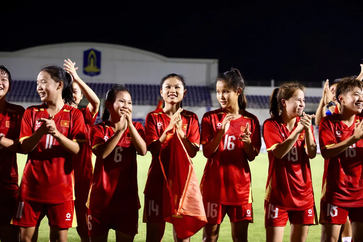 U17 nữ Việt Nam bất bại, ghi 28 bàn để giành vé dự VCK châu Á 2027- Ảnh 3.