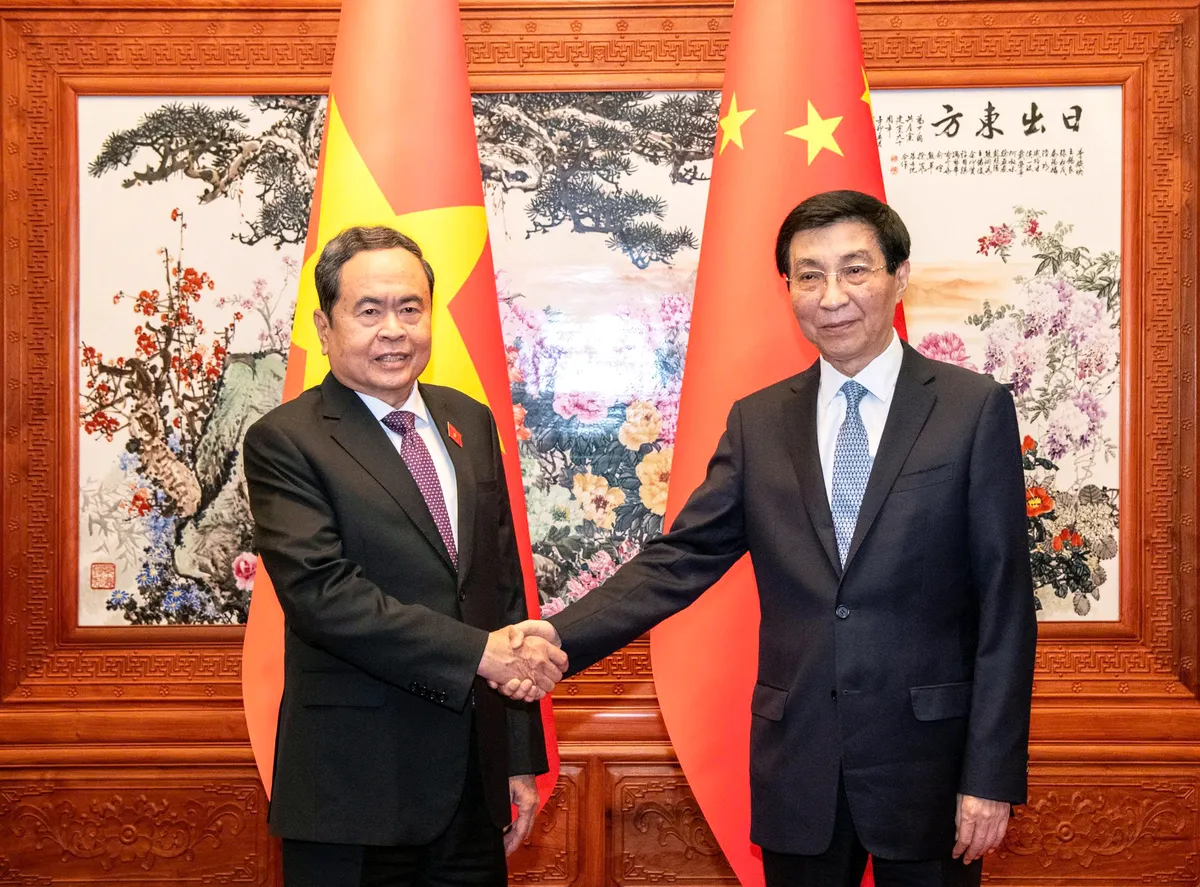 Chủ tịch Quốc hội Trần Thanh Mẫn hội kiến Chủ tịch Ch&iacute;nh hiệp To&agrave;n quốc Trung Quốc - Ảnh 1.