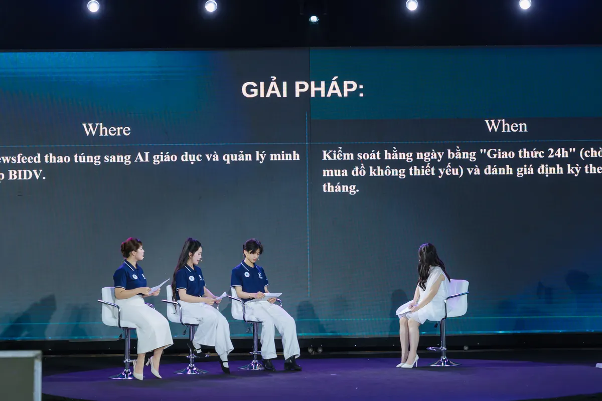 C&uacute; lội ngược d&ograve;ng ngoạn mục của Học viện Hậu cần trong tập 9 "Vũ trụ đồng tiền" - Ảnh 2.
