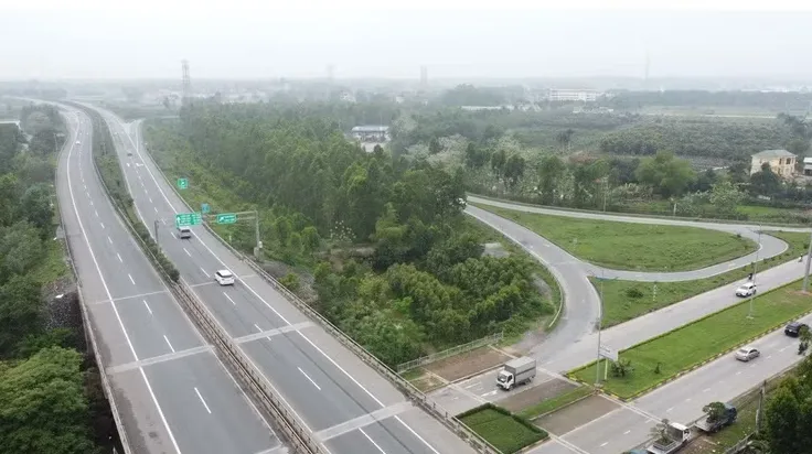 Cấm xe chở xăng dầu qua hầm tr&ecirc;n cao tốc Nội B&agrave;i - L&agrave;o Cai - Ảnh 1.