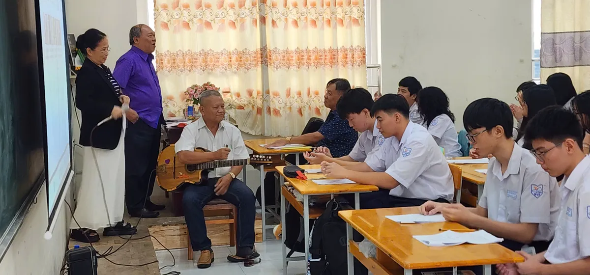Truyền cảm hứng từ văn chương, nghệ thuật lan tỏa tinh thần học tập suốt đời- Ảnh 4.