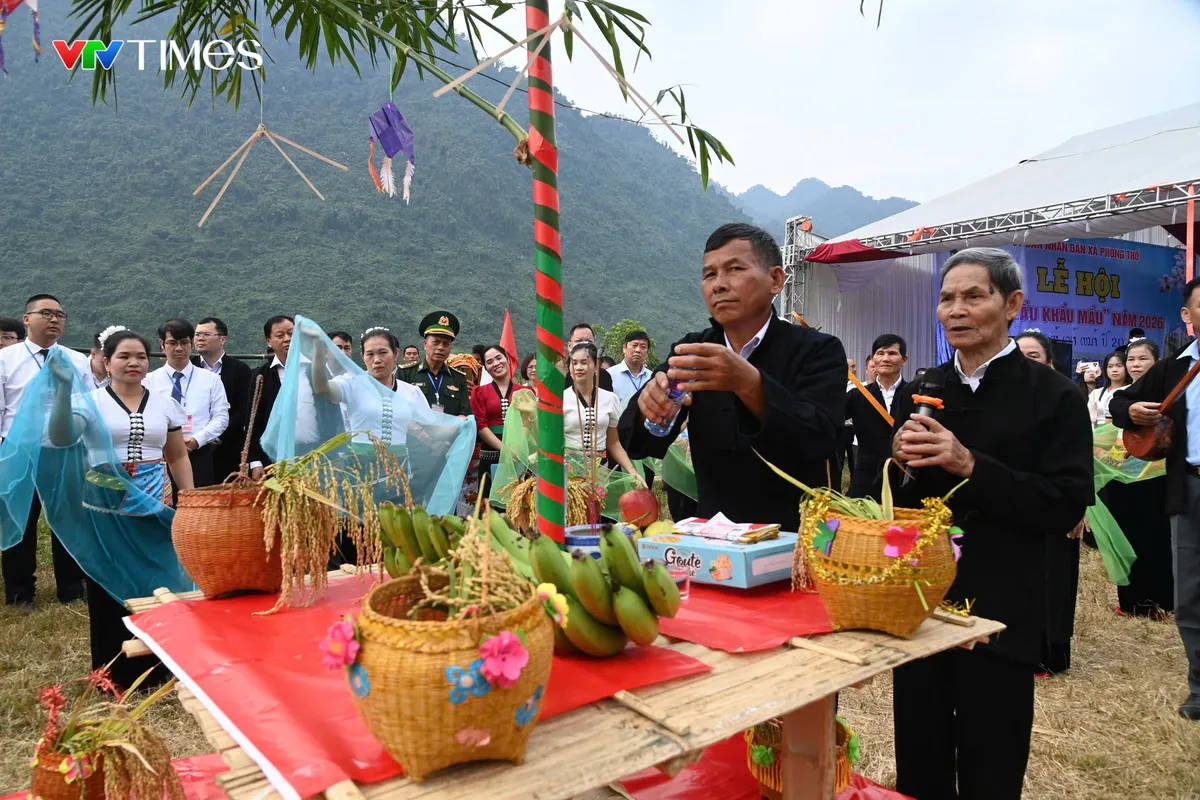 Lai Châu: Rộn ràng Lễ hội Kin Lẩu Khẩu Mẩu trên cánh đồng Huổi Én - Ảnh 4.