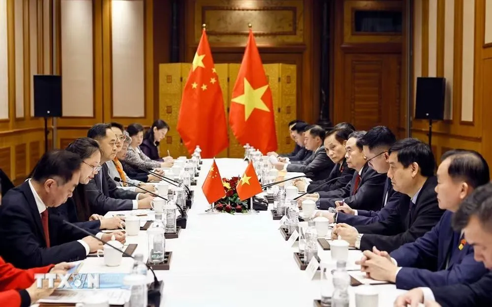 Chủ tịch Quốc hội Trần Thanh Mẫn tiếp các nhân sỹ hữu nghị Trung Quốc. (Ảnh: Doãn Tấn/TTXVN)