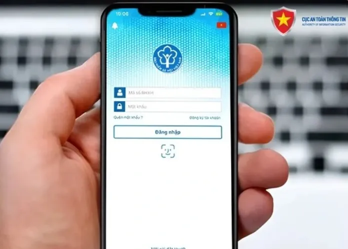 Cảnh giác thủ đoạn giả danh cán bộ BHXH để lừa đảo, ép người dân cài ứng dụng giả mạo - Ảnh 1.
